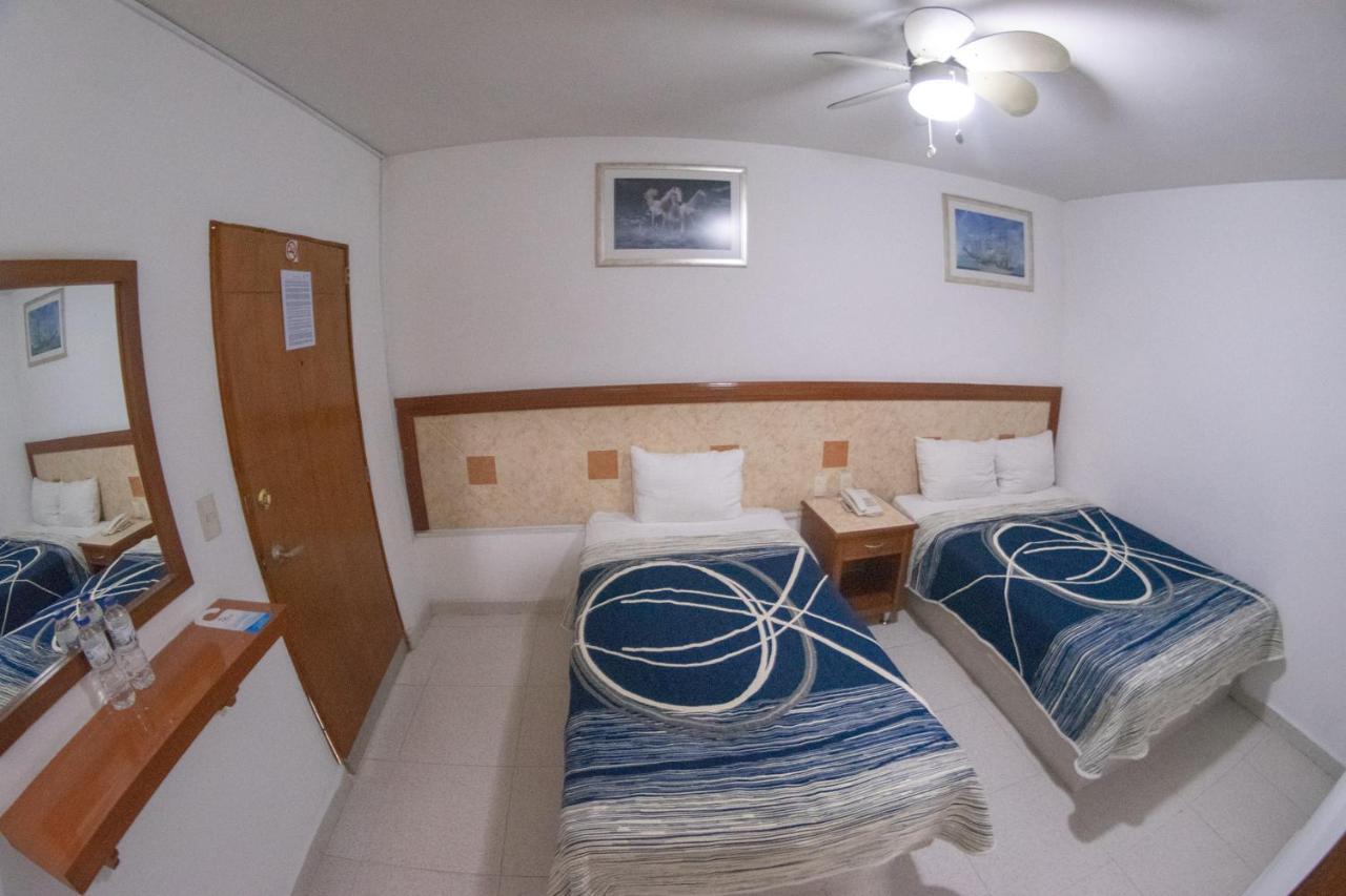 Hotel Niza Zona Piel Leon Luaran gambar