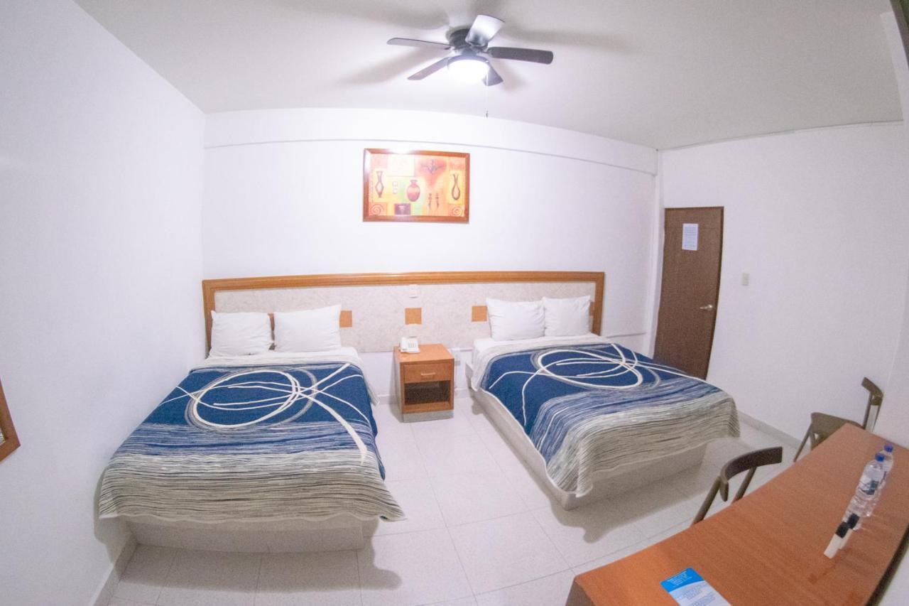 Hotel Niza Zona Piel Leon Luaran gambar