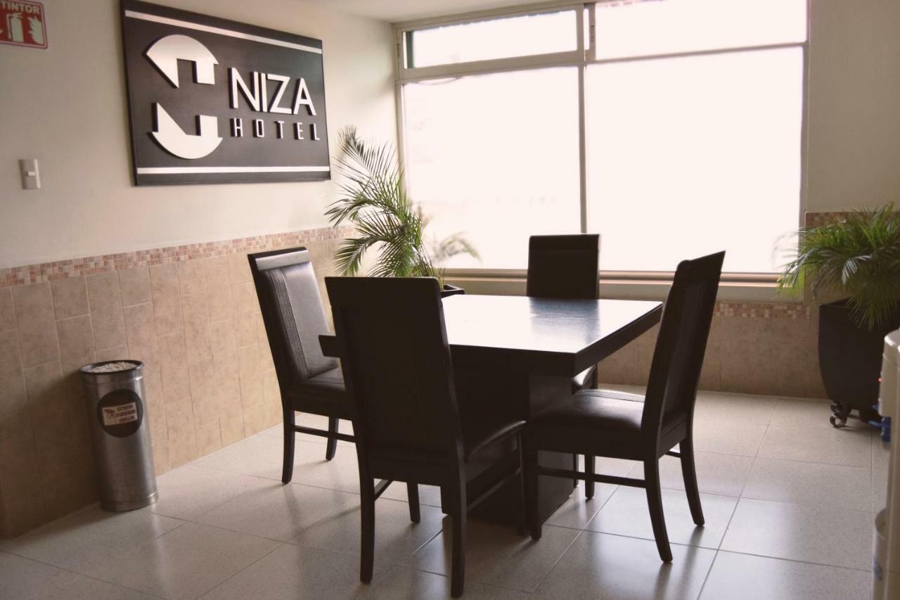 Hotel Niza Zona Piel Leon Luaran gambar